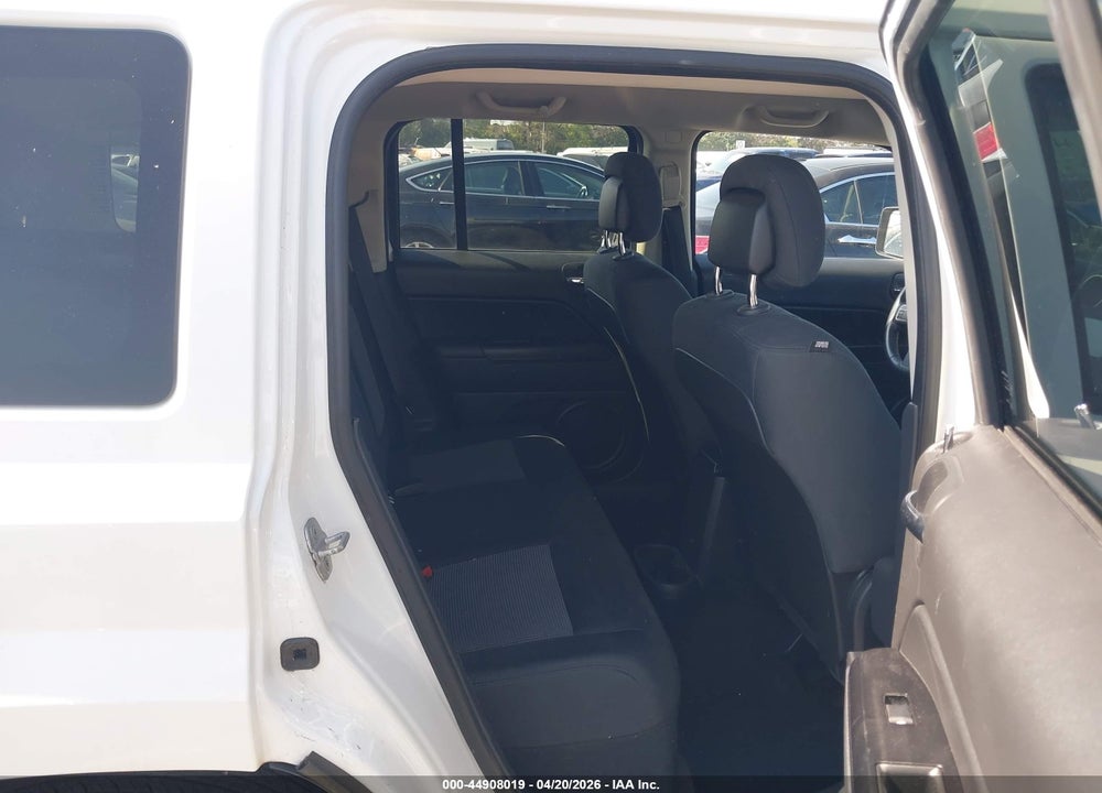 2014 JEEP PATRIOT LATITUDE VIN: 1C4NJPFB5ED510090