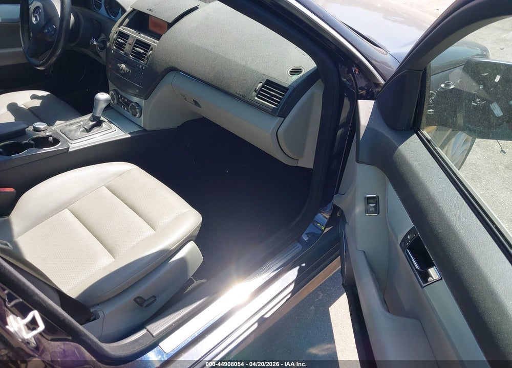 2008 MERCEDES-BENZ C 300 LUXURY/SPORT VIN: WDDGF54X78F115954