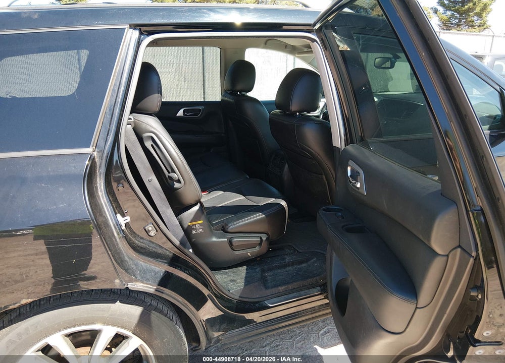 2013 NISSAN PATHFINDER SL VIN: 5N1AR2MN1DC667820
