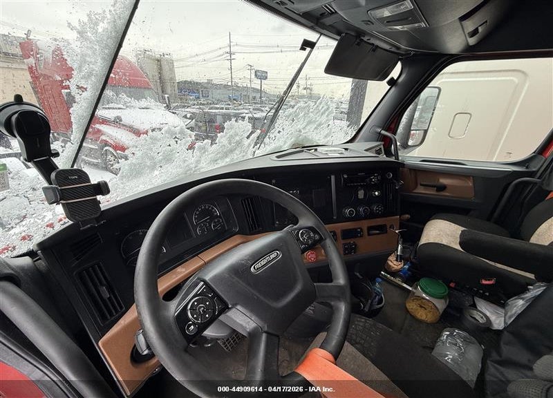 2020 FREIGHTLINER NEW CASCADIA 126 VIN: 1FUJHHDR0LLLJ7020