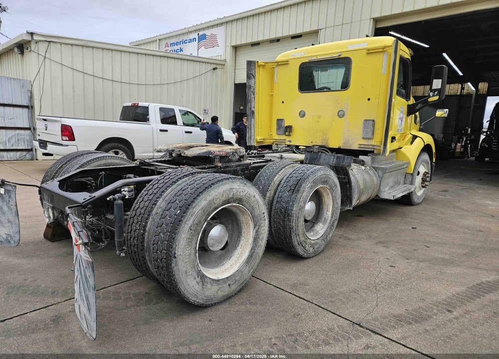 2018 PETERBILT 579 VIN: 1XPBDP9X0JD439942
