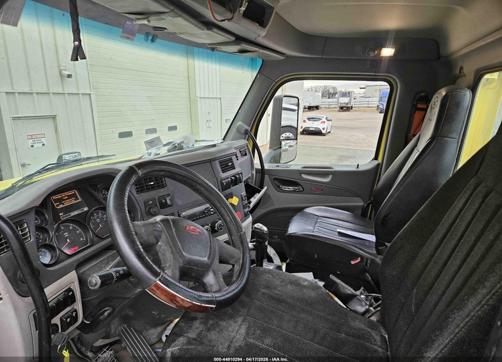 2018 PETERBILT 579 VIN: 1XPBDP9X0JD439942