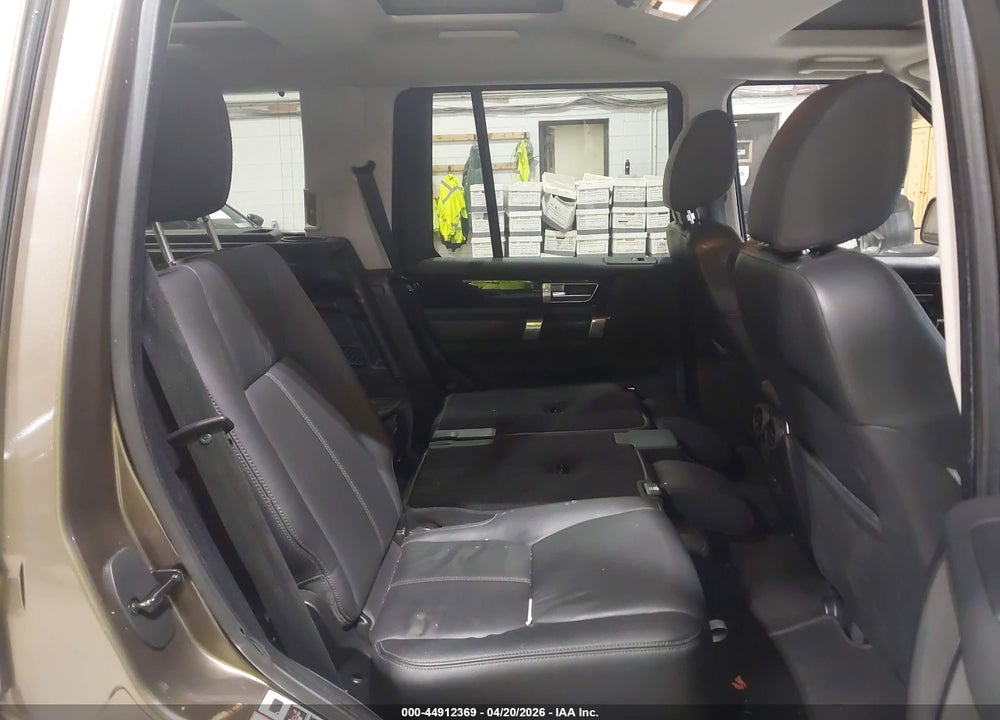 2011 LAND ROVER LR4 VIN: SALAG2D42BA555949