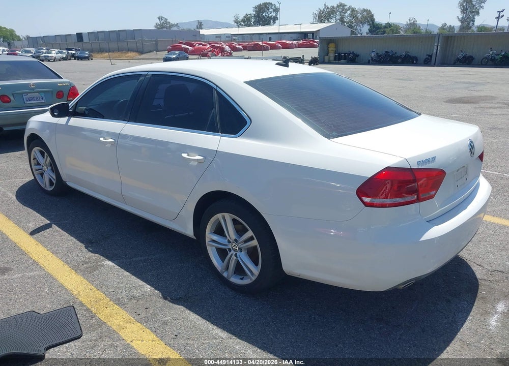 2014 VOLKSWAGEN PASSAT 2.0L TDI SE VIN: 1VWBN7A38EC053625