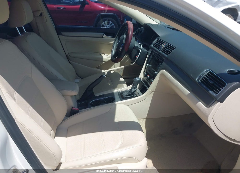 2014 VOLKSWAGEN PASSAT 2.0L TDI SE VIN: 1VWBN7A38EC053625