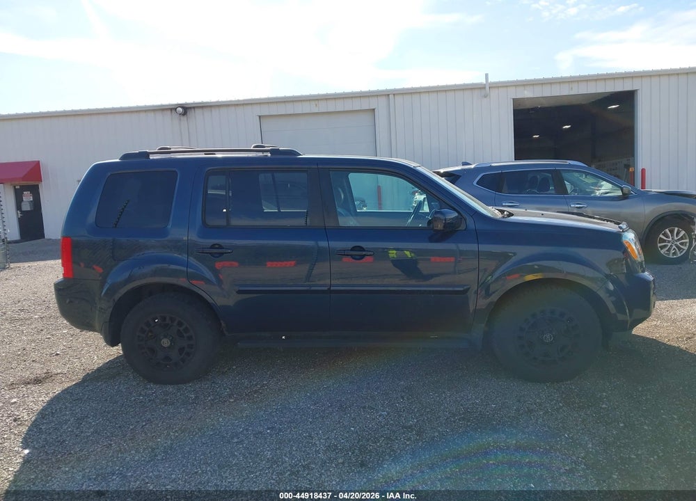 2011 HONDA PILOT EX-L VIN: 5FNYF4H77BB030370