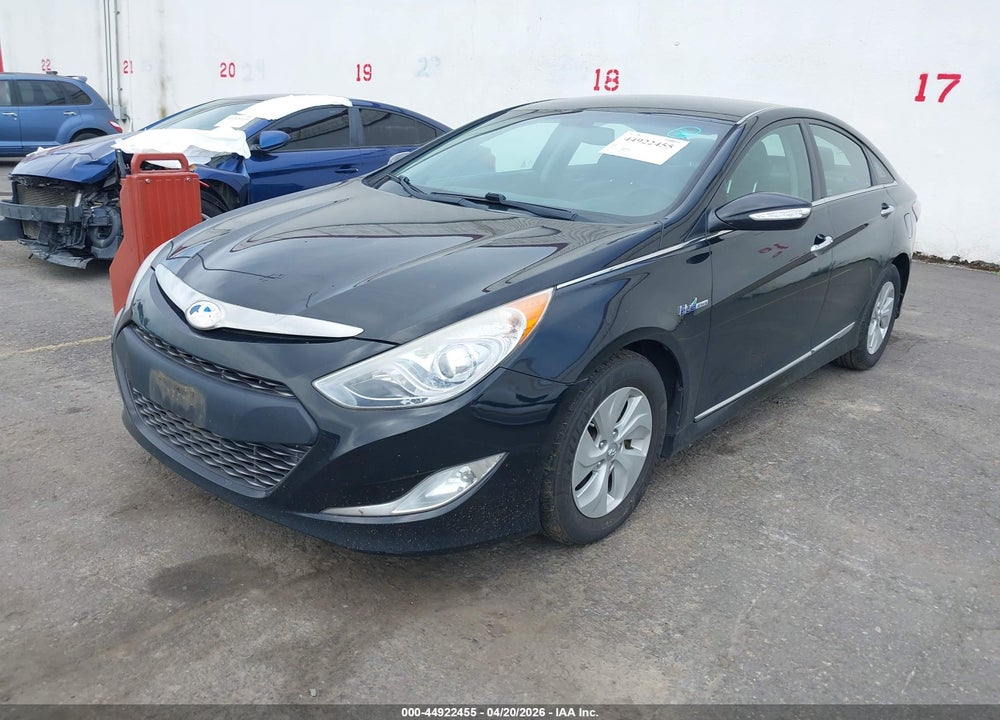 2013 HYUNDAI SONATA HYBRID VIN: KMHEC4A4XDA065956