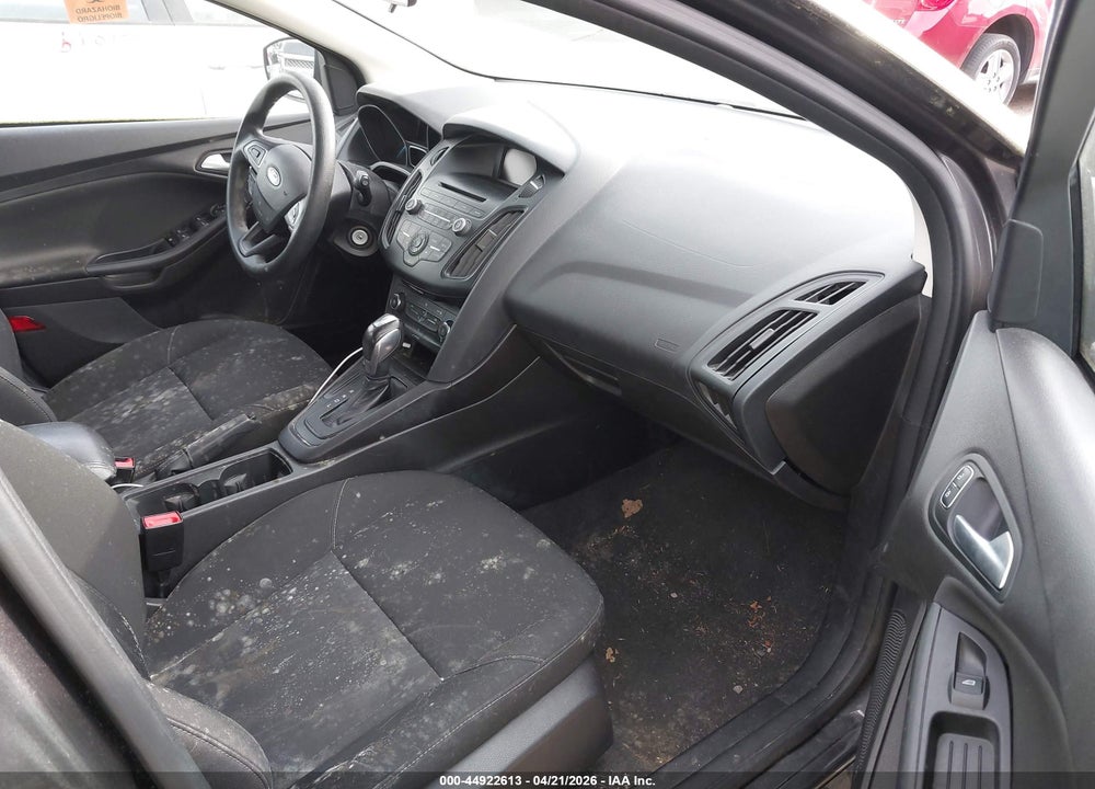 2015 FORD FOCUS SE VIN: 1FADP3K29FL314708