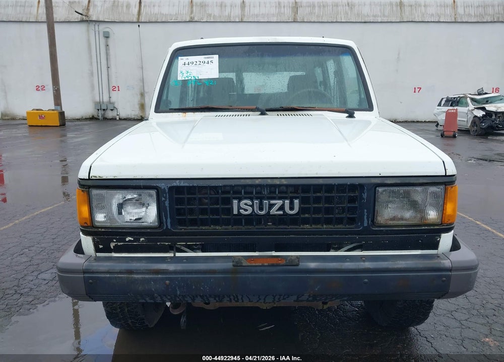 1990 ISUZU TROOPER VIN: JACCH58E8L8908686