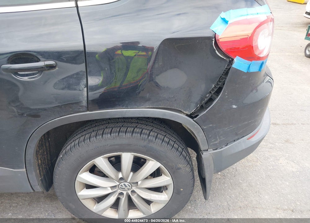 2011 VOLKSWAGEN TIGUAN SE VIN: WVGBV7AX8BW531263