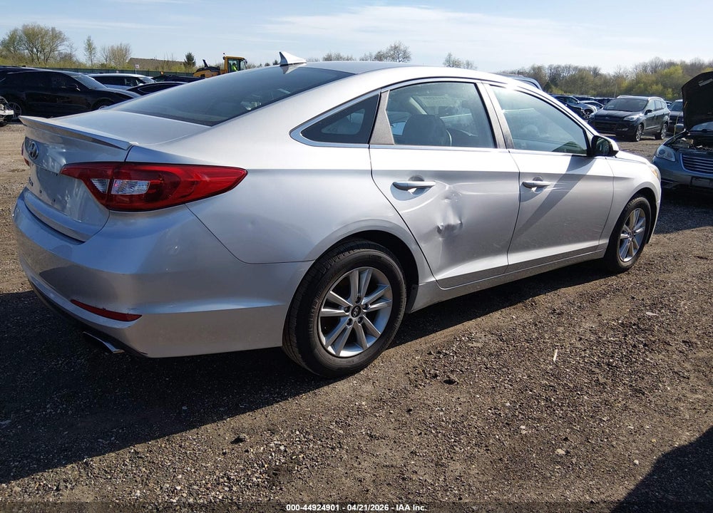 2015 HYUNDAI SONATA SE VIN: 5NPE24AF9FH125505