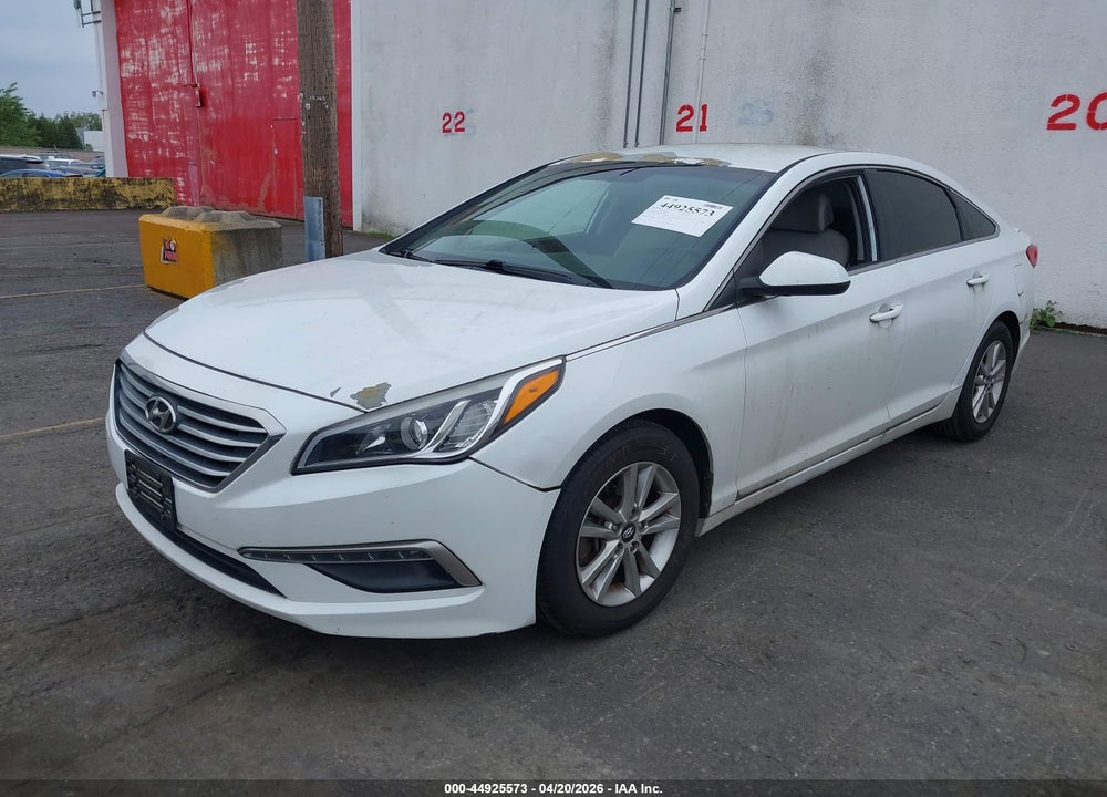 2015 HYUNDAI SONATA SE VIN: 5NPE24AF8FH063921