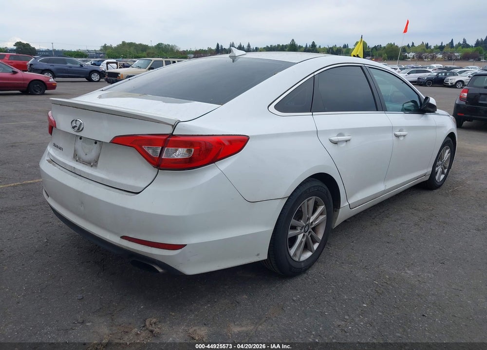 2015 HYUNDAI SONATA SE VIN: 5NPE24AF8FH063921