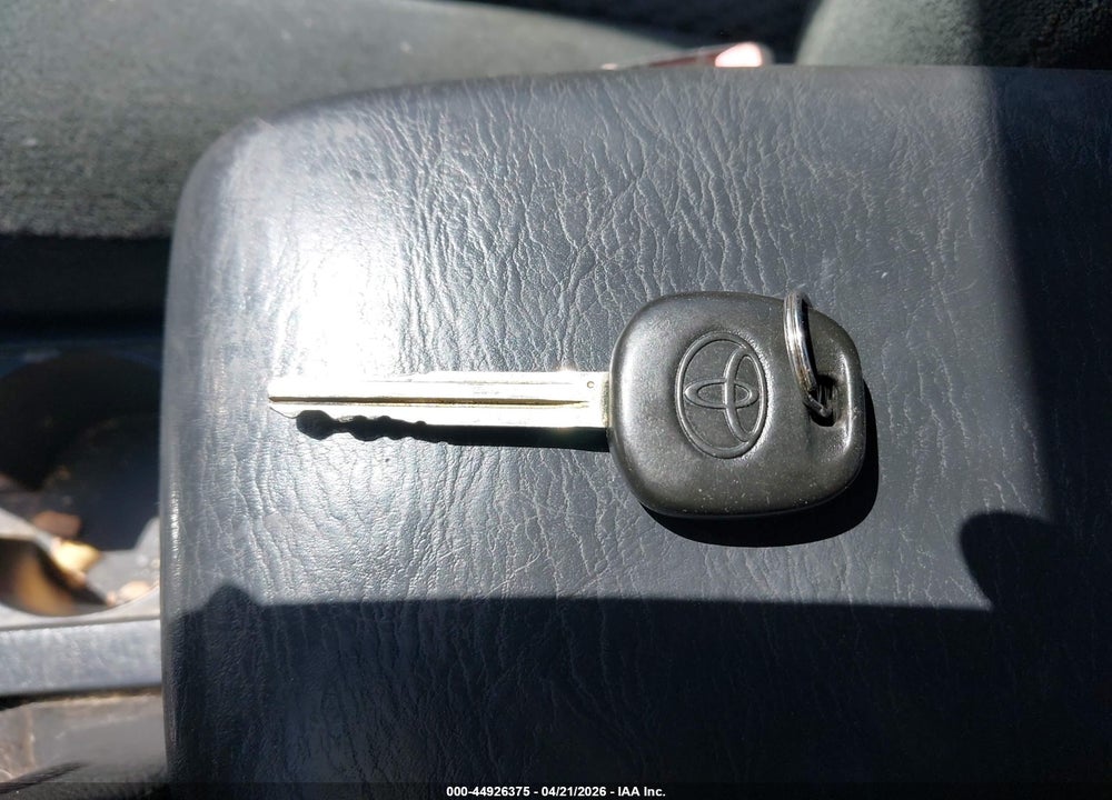 2005 TOYOTA COROLLA S VIN: 1NXBR30E05Z470147