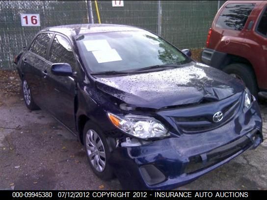 NISSAN KICKS PLAY 2025