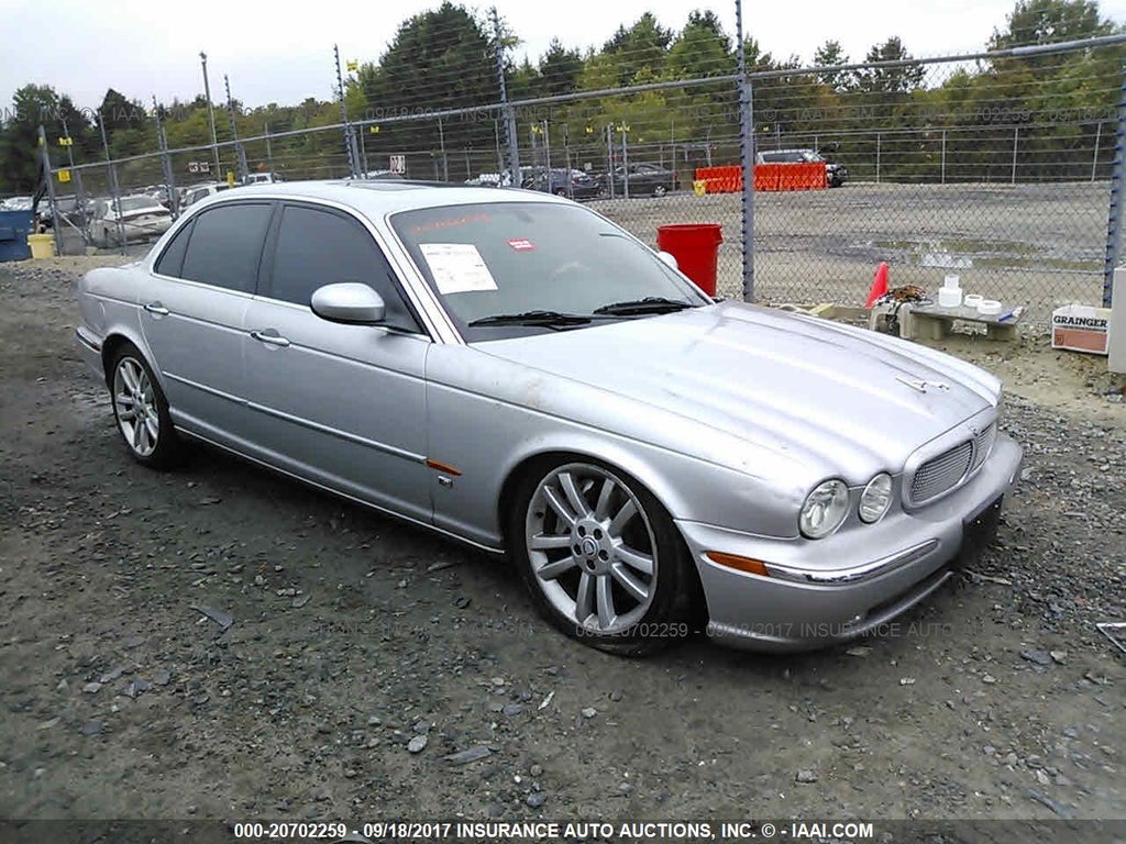 2004 JAGUAR XJ