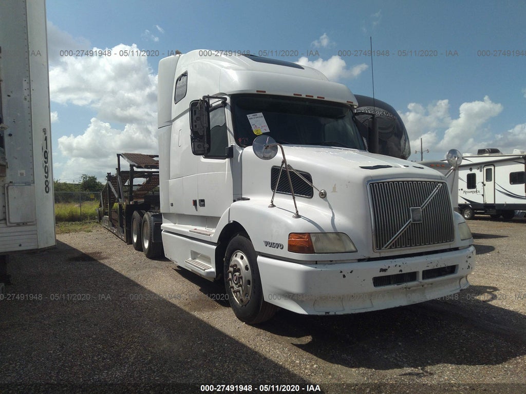 2000 VOLVO VN