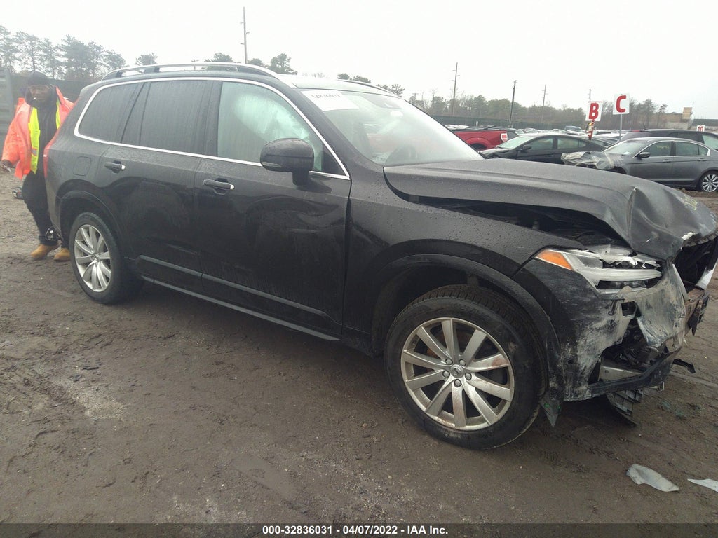 2017 VOLVO XC90