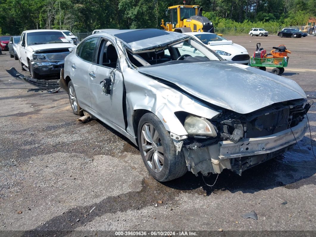 INFINITI Q70 2014