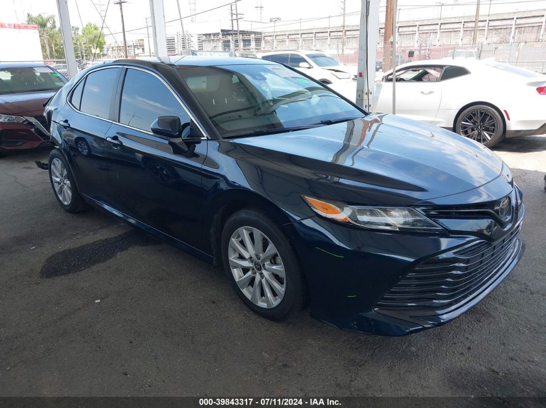 TOYOTA CAMRY 2020