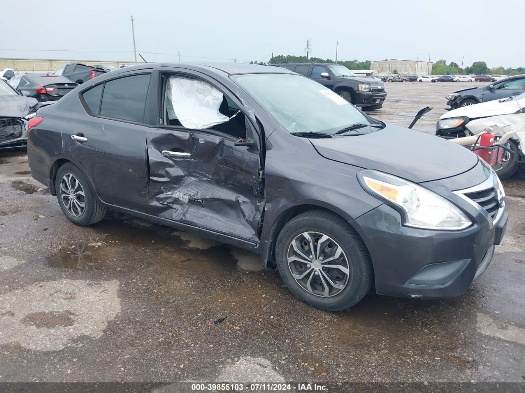 NISSAN VERSA 2015