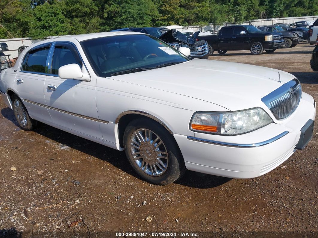 LINCOLN TOWN CAR 2010