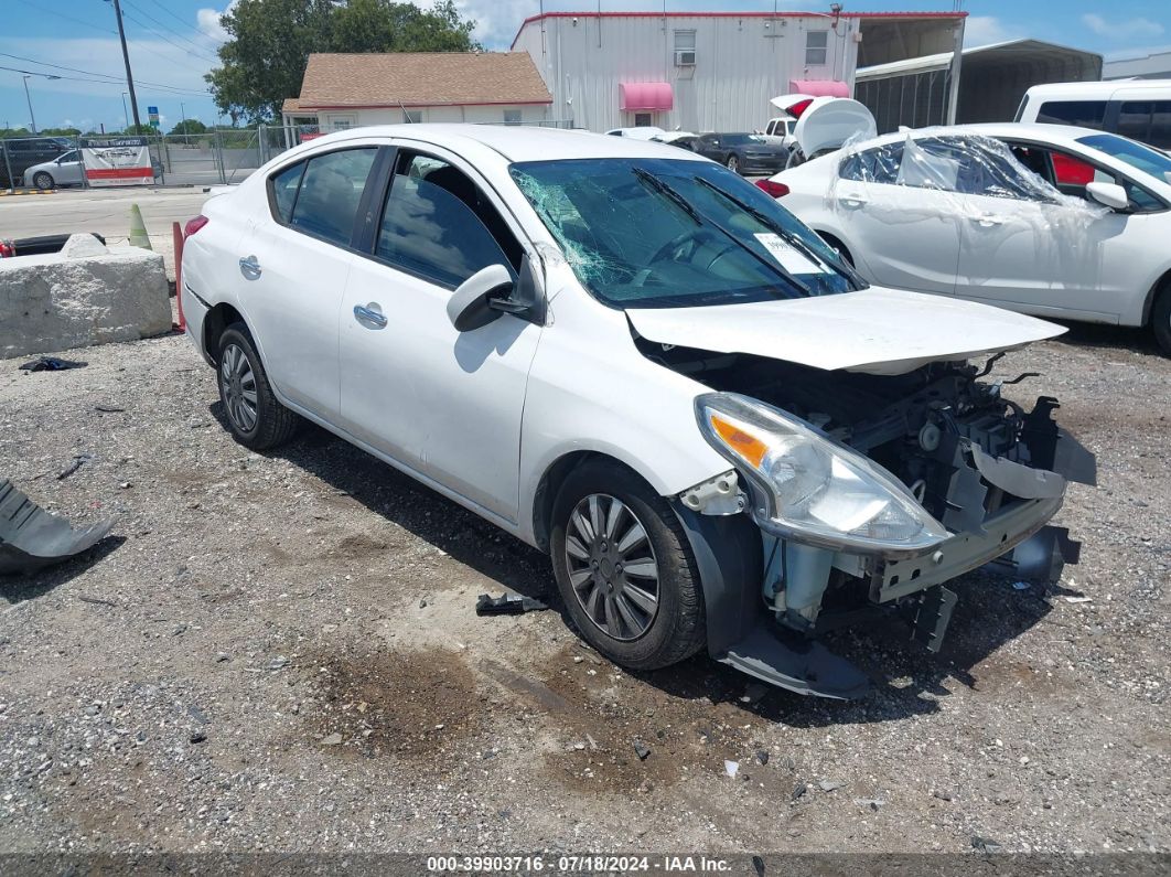 NISSAN VERSA 2017