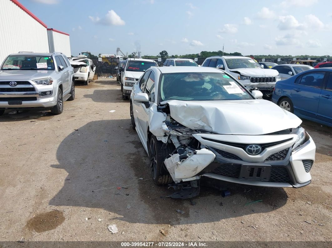 TOYOTA CAMRY 2020