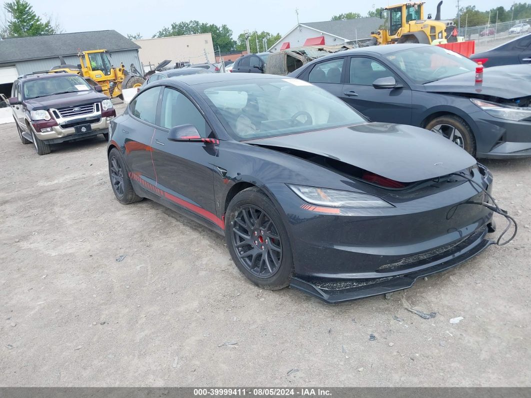 TESLA MODEL 3 2024