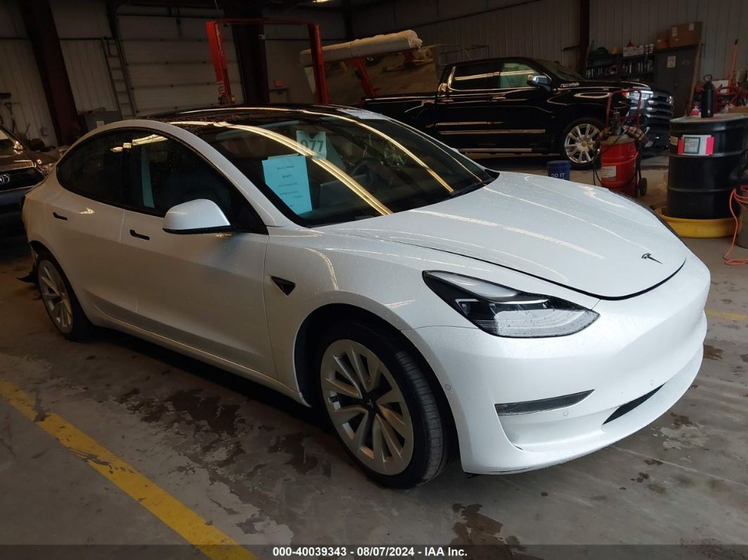 TESLA MODEL 3 2022