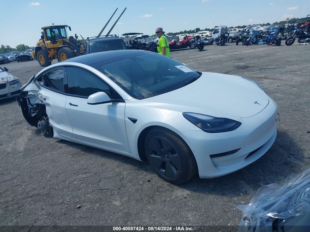 TESLA MODEL 3 2022