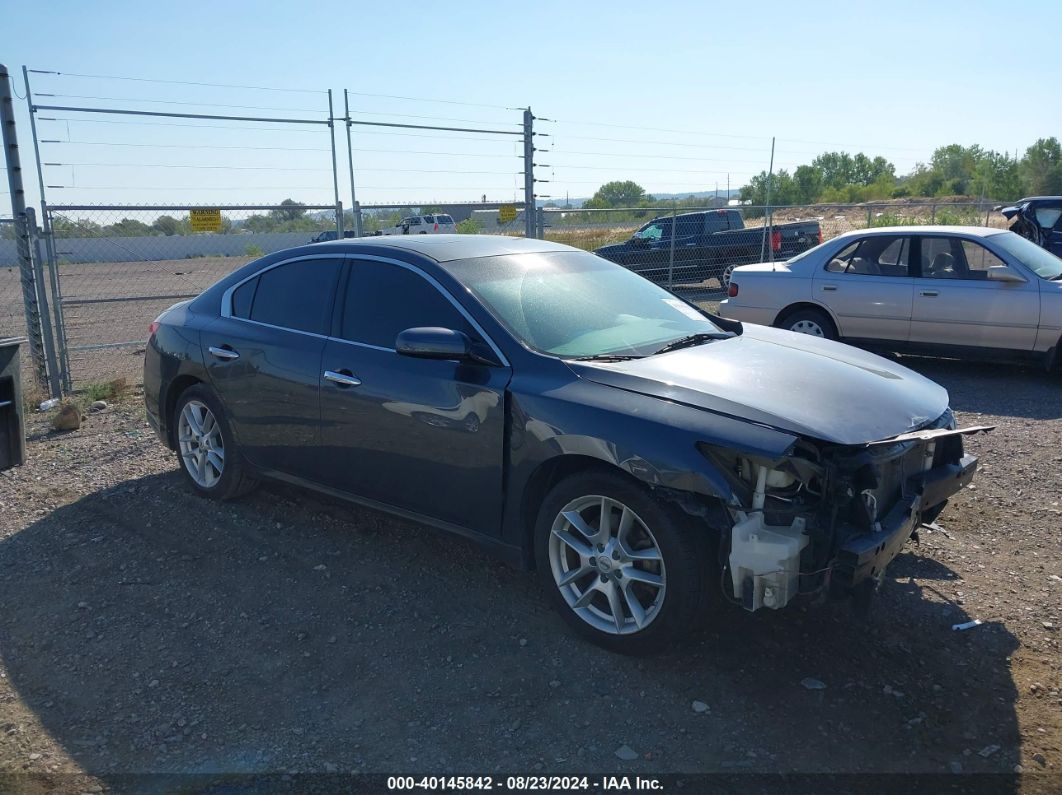 NISSAN MAXIMA 2010