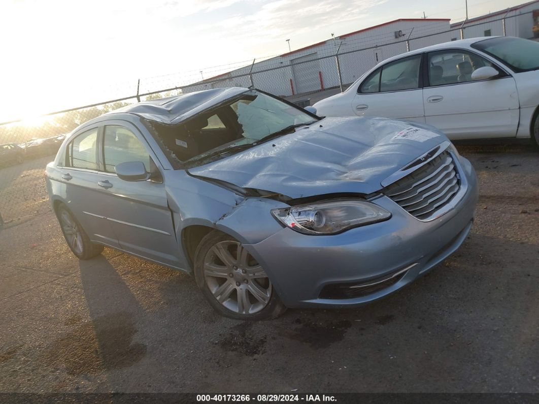 CHRYSLER 200 2013