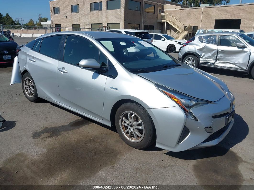 TOYOTA PRIUS 2017