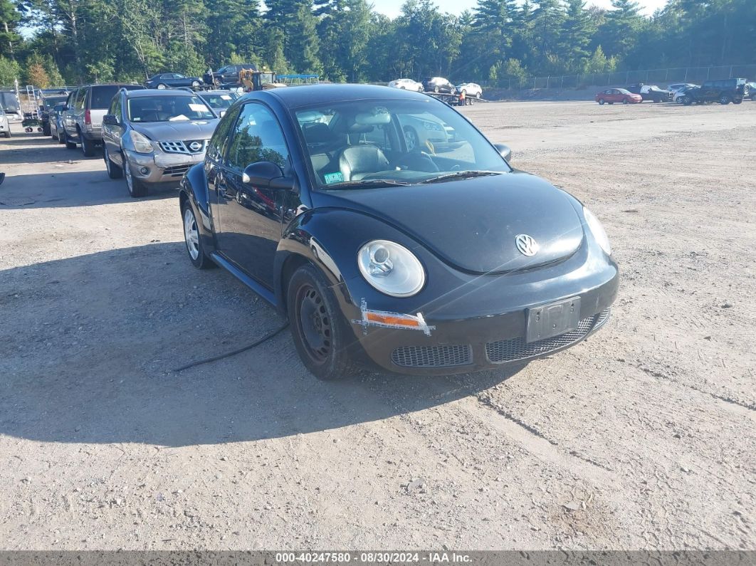 VOLKSWAGEN NEW BEETLE 2010