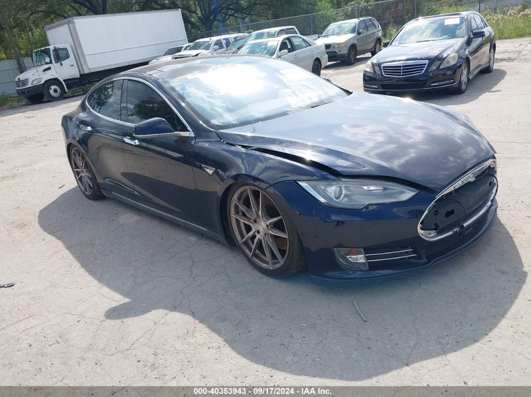 TESLA MODEL S 2014