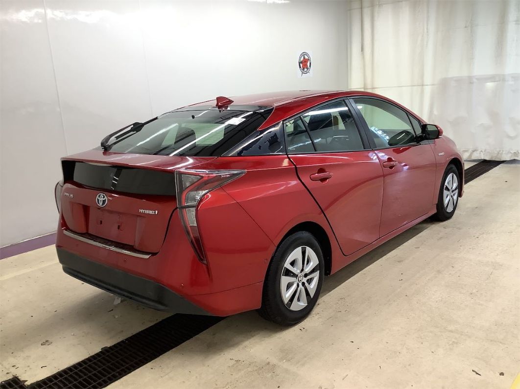 TOYOTA PRIUS 2018