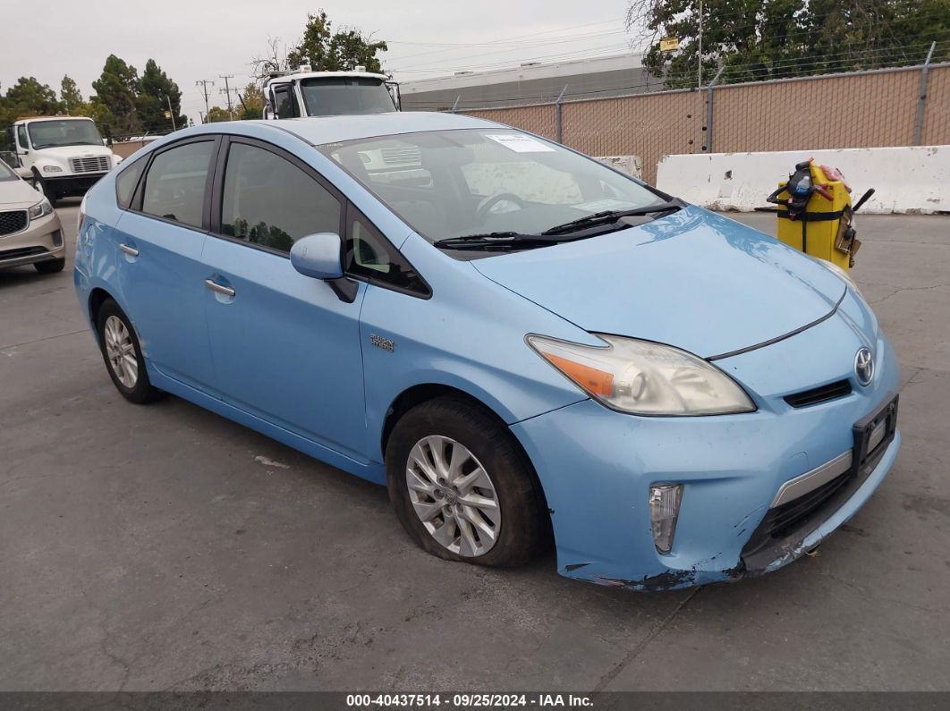 TOYOTA PRIUS PLUG-IN 2014