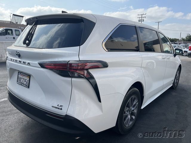 TOYOTA SIENNA 2021