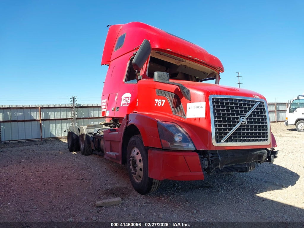 2016 VOLVO VN