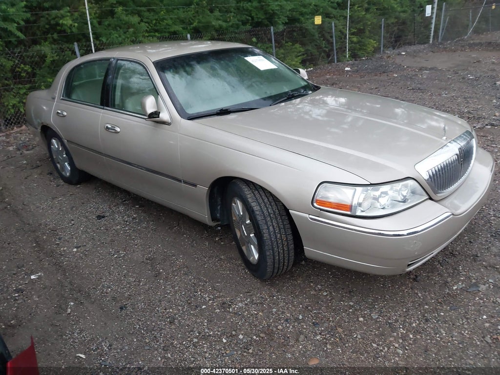 2005 LINCOLN TOWN CAR
