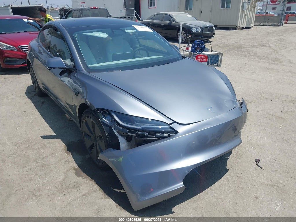 Tesla MODEL 3 2024