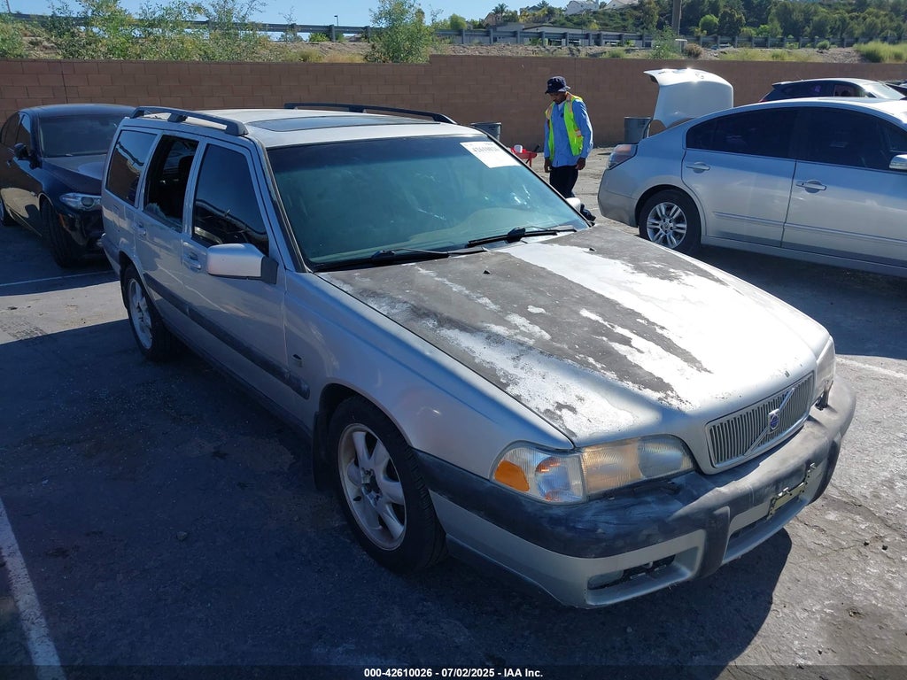 2000 VOLVO V70