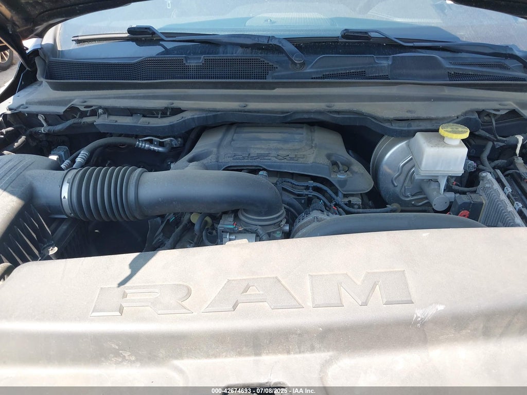 2019 Ram 1500 Laramie 4X4 6'4 Box photo 10