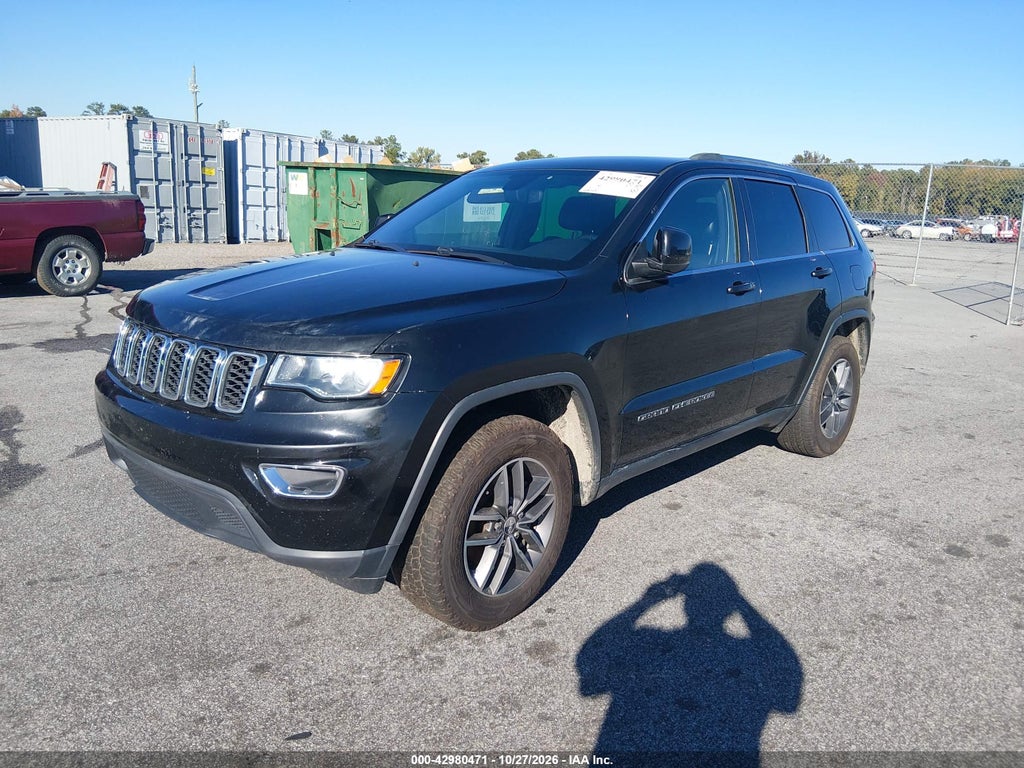 2018 Jeep Grand Cherokee Laredo E 4X4 photo 2