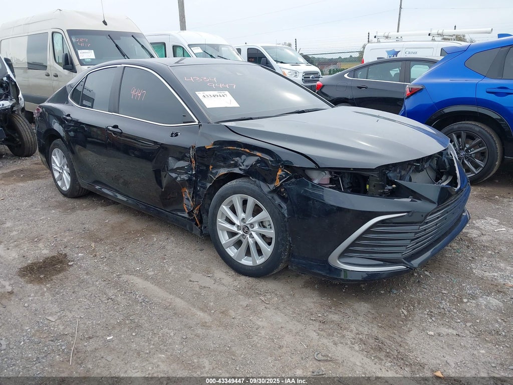 TOYOTA CAMRY 2023
