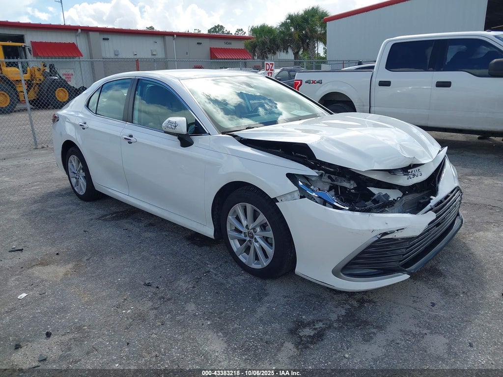 TOYOTA CAMRY 2021