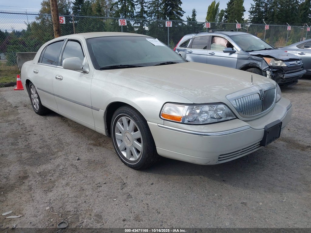2005 LINCOLN TOWN CAR