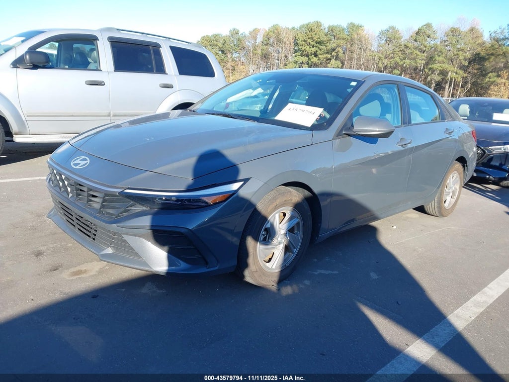 Hyundai ELANTRA 2024