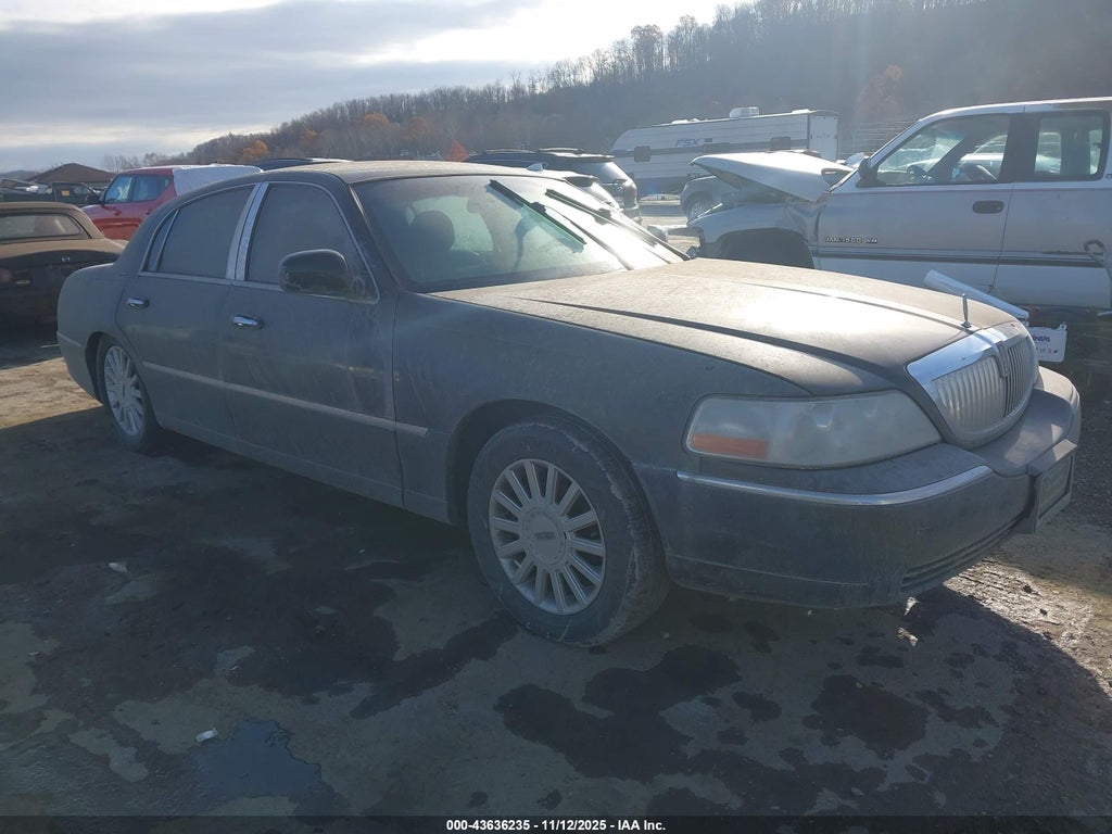 2005 LINCOLN TOWN CAR
